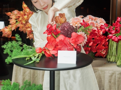 “LỘC LÀNH SẮC SON” 