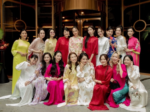 “LỘC LÀNH SẮC SON” 